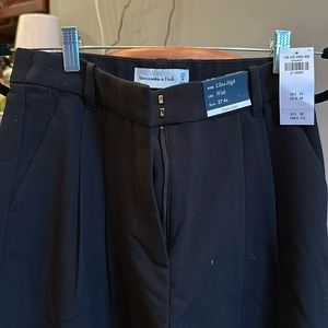 Abercrombie & Fitch Ultra High Rise Wide Leg Curve Love Short